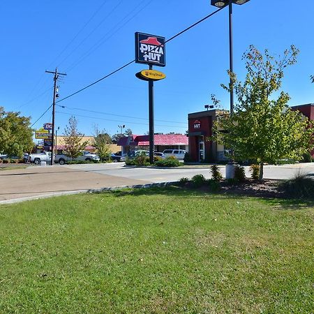 Americas Best Value Inn - Брукгейвен Екстер'єр фото