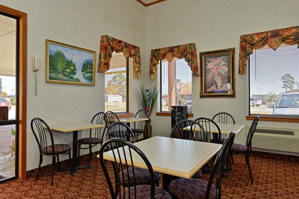 Americas Best Value Inn - Брукгейвен Зручності фото