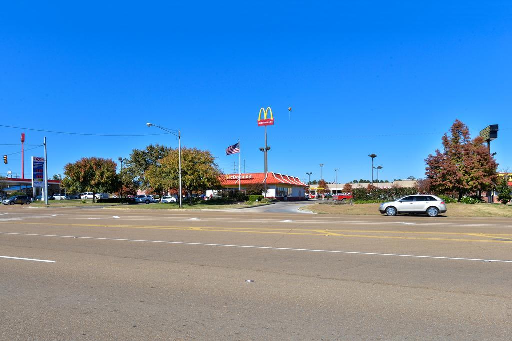 Americas Best Value Inn - Брукгейвен Екстер'єр фото