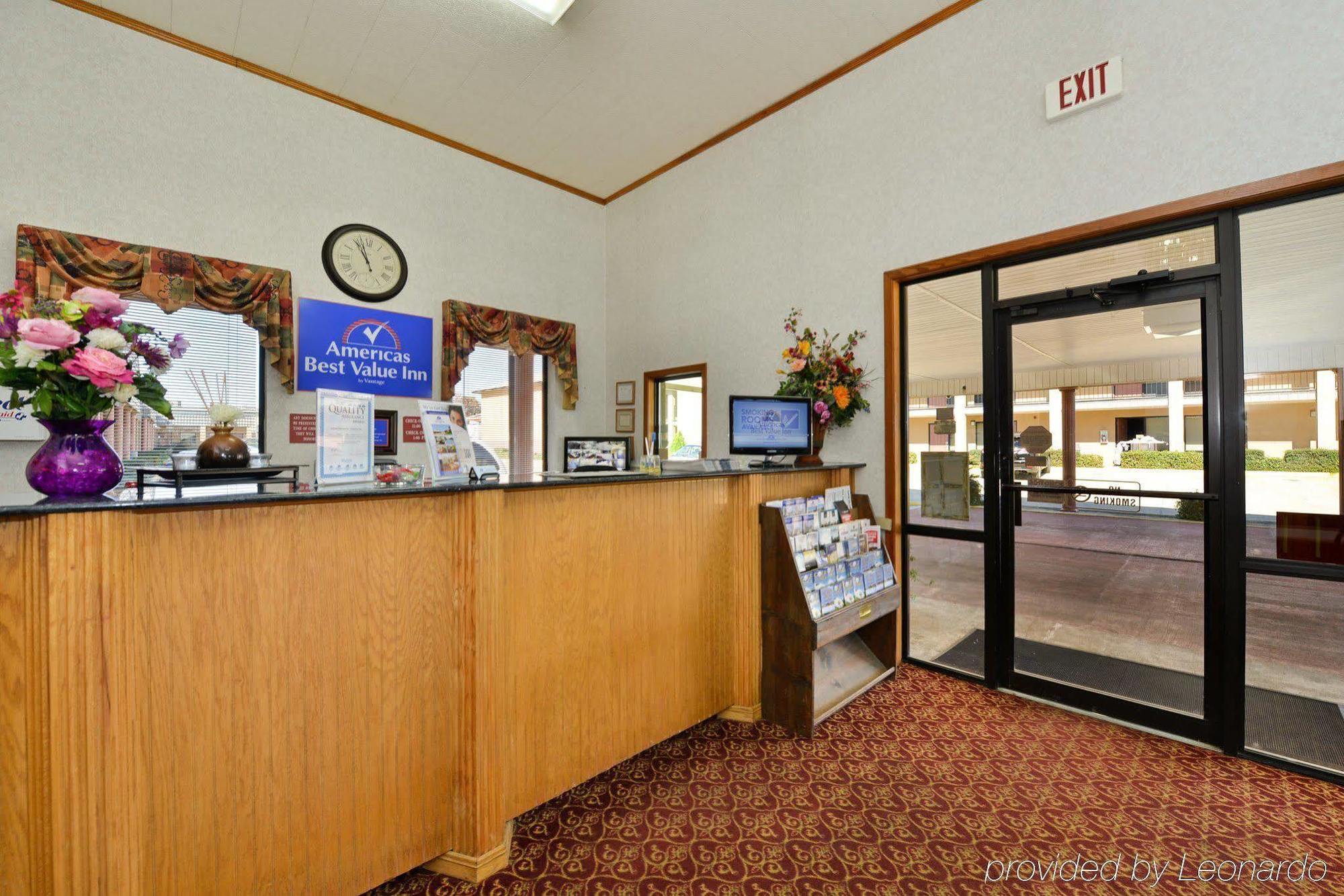 Americas Best Value Inn - Брукгейвен Екстер'єр фото
