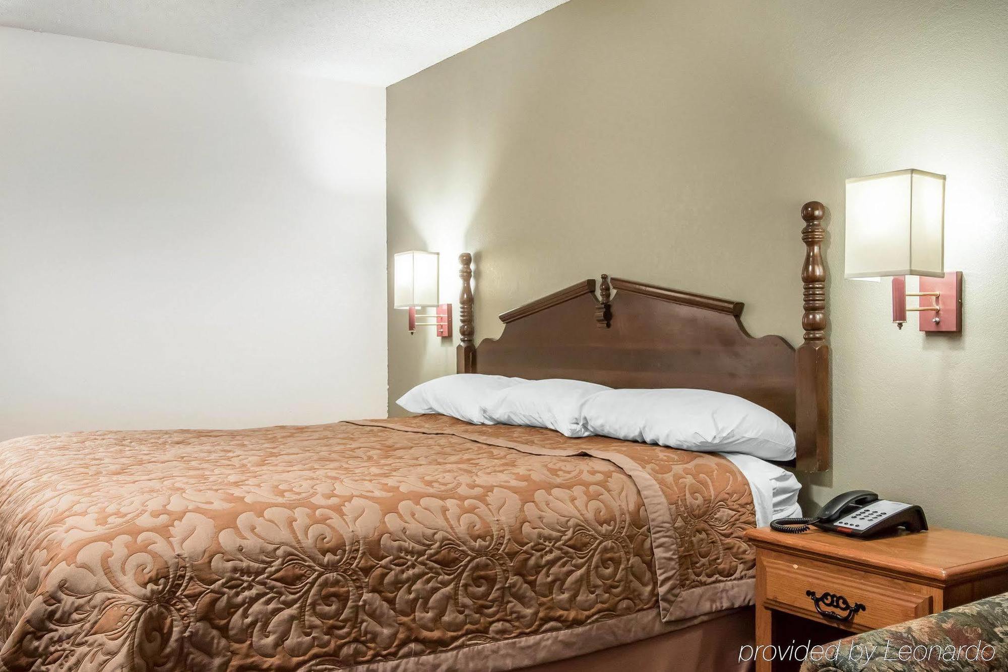 Americas Best Value Inn - Брукгейвен Екстер'єр фото