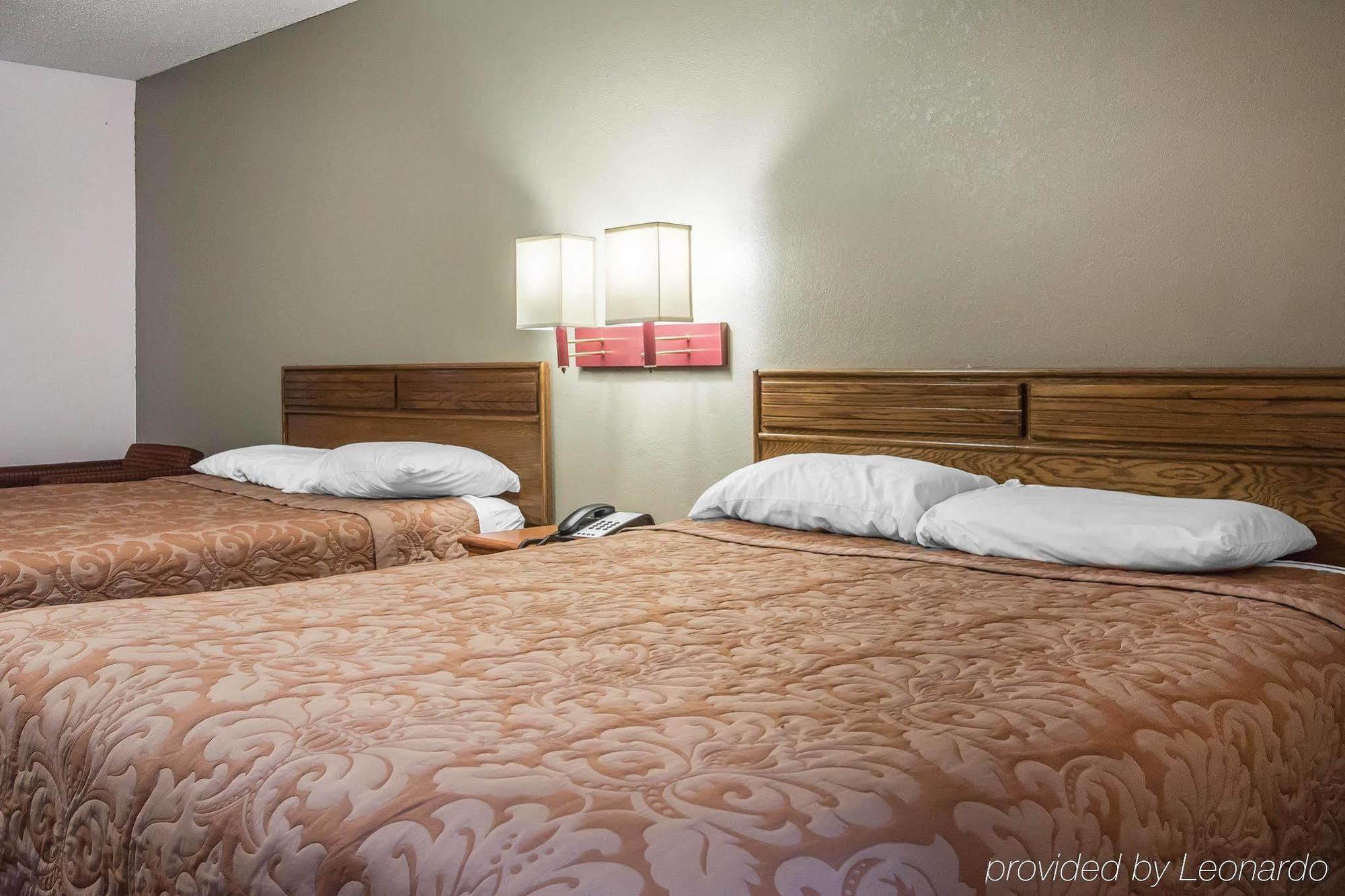 Americas Best Value Inn - Брукгейвен Екстер'єр фото