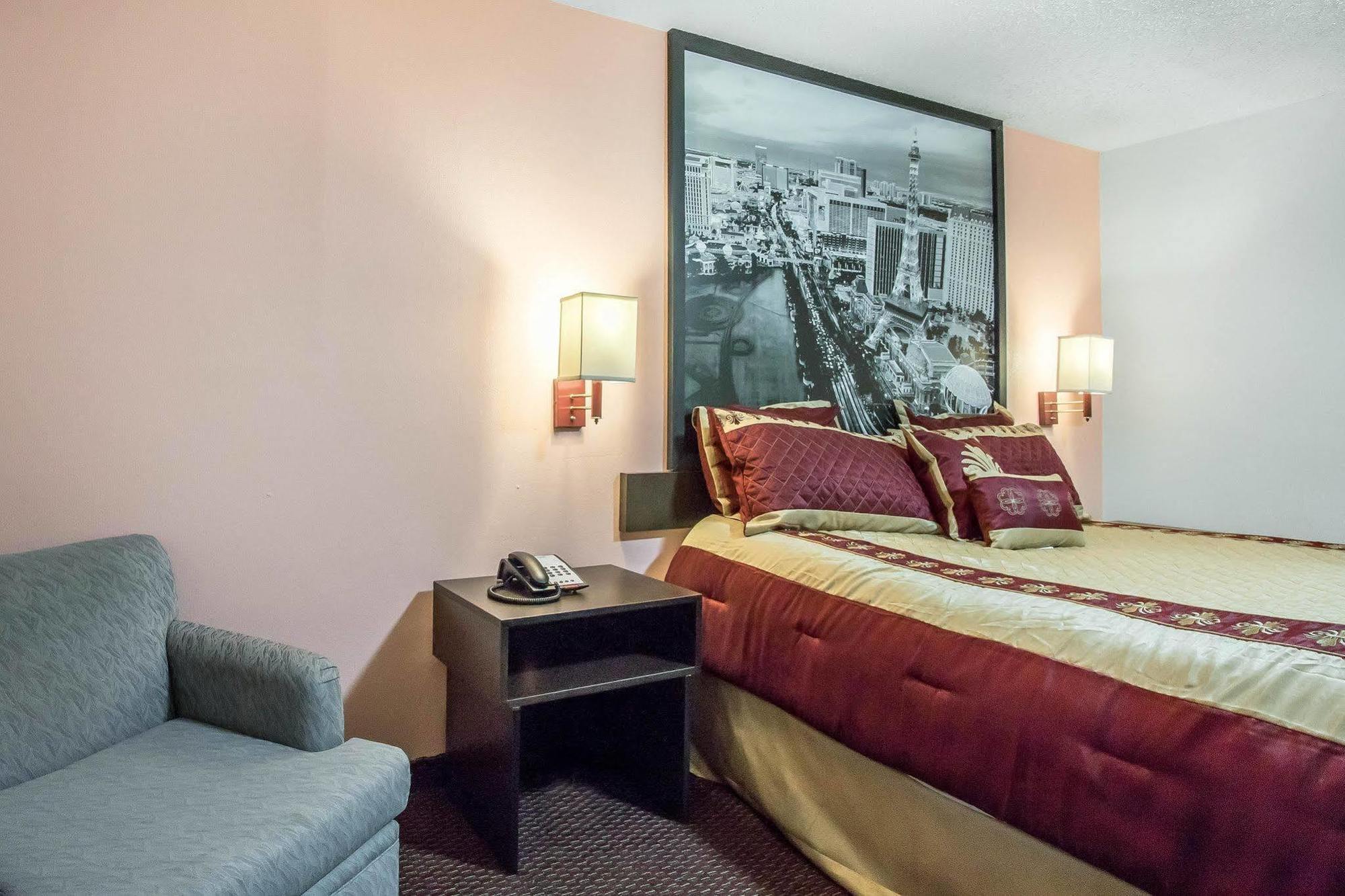 Americas Best Value Inn - Брукгейвен Екстер'єр фото