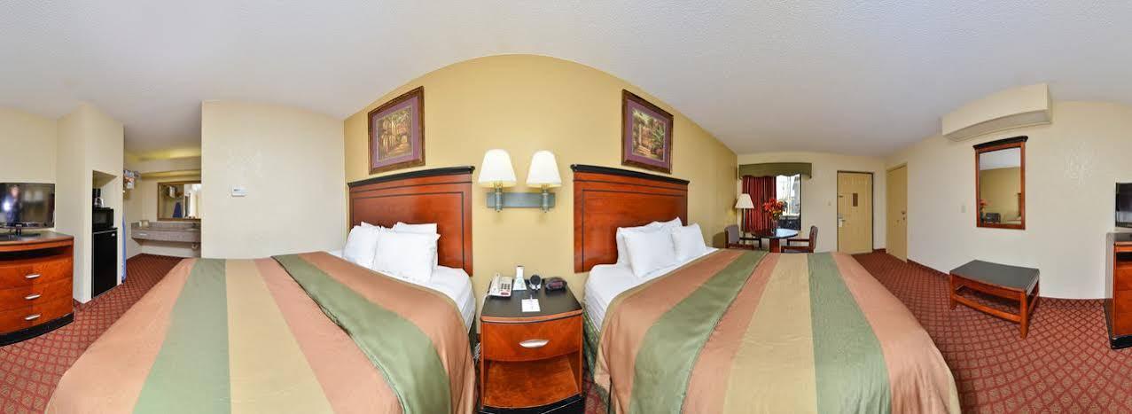 Americas Best Value Inn - Брукгейвен Екстер'єр фото